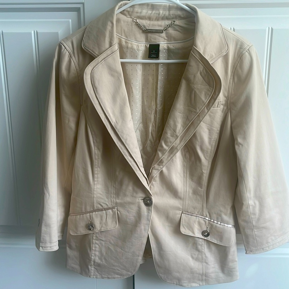 Last Chance !🎉White House Black Market Jacket. 93% off retail. Final price.